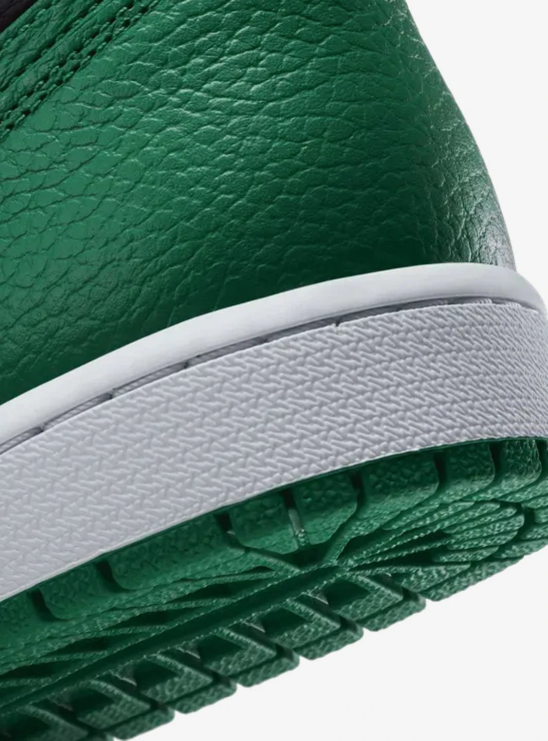 Air Jordan 1 Retro High Pine Green Black