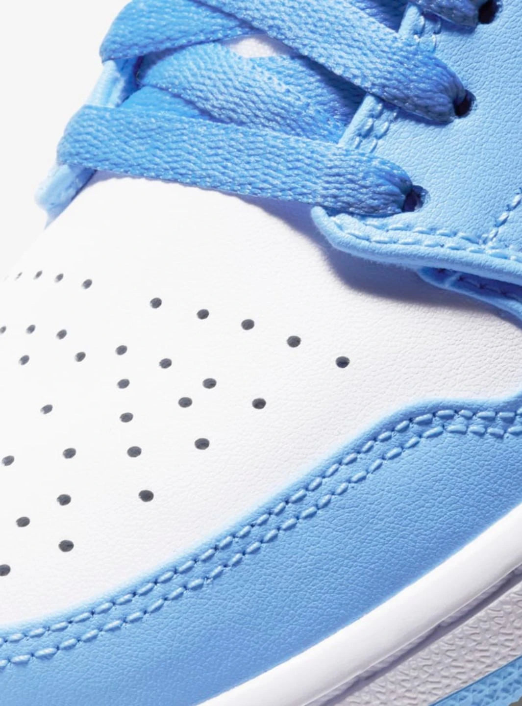 Air Jordan 1 Low UNC