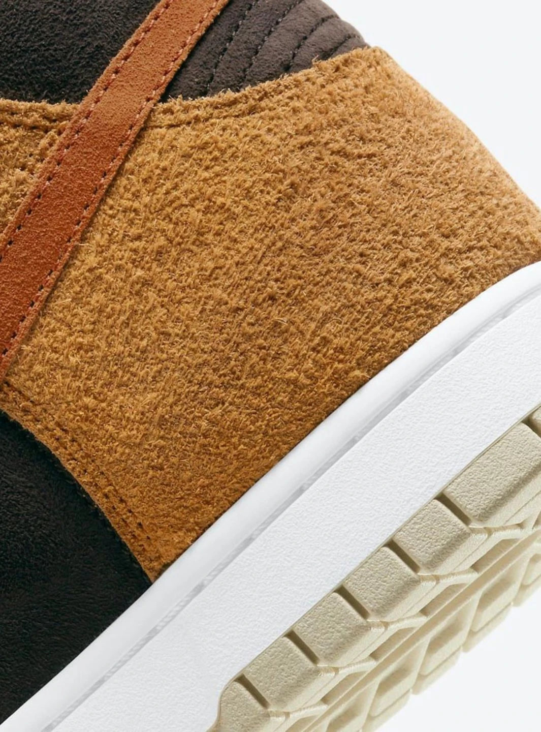 Nike Dunk High PRM Dark Russet
