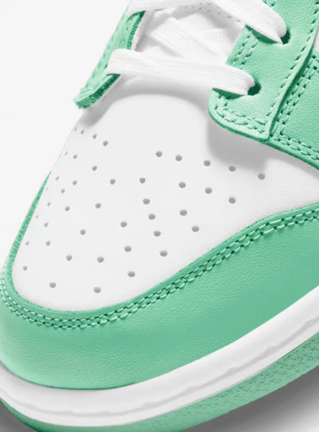 Nike Dunk Low Green Glow (W)