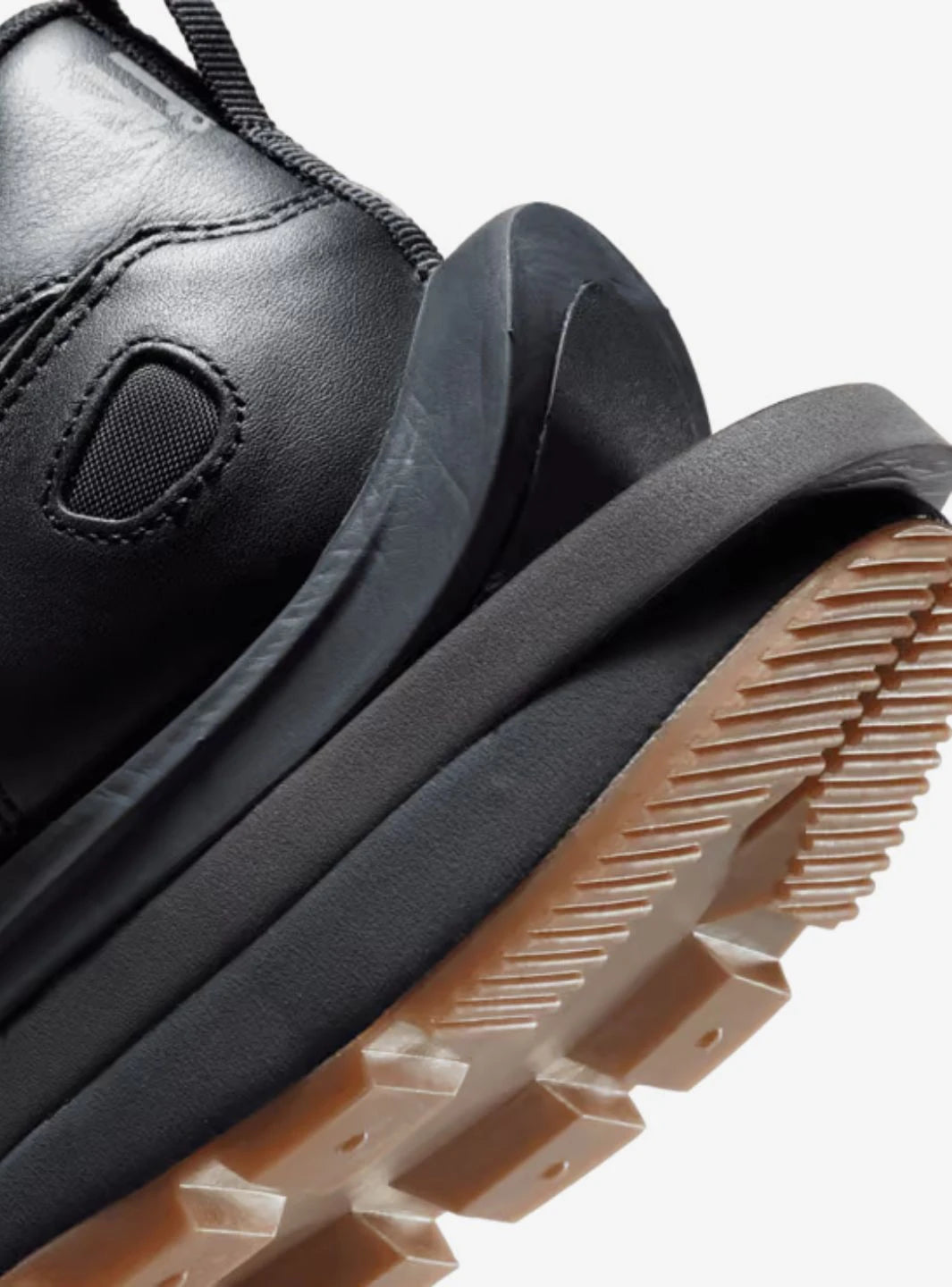 Nike Vaporwaffle Sacai Black Gum