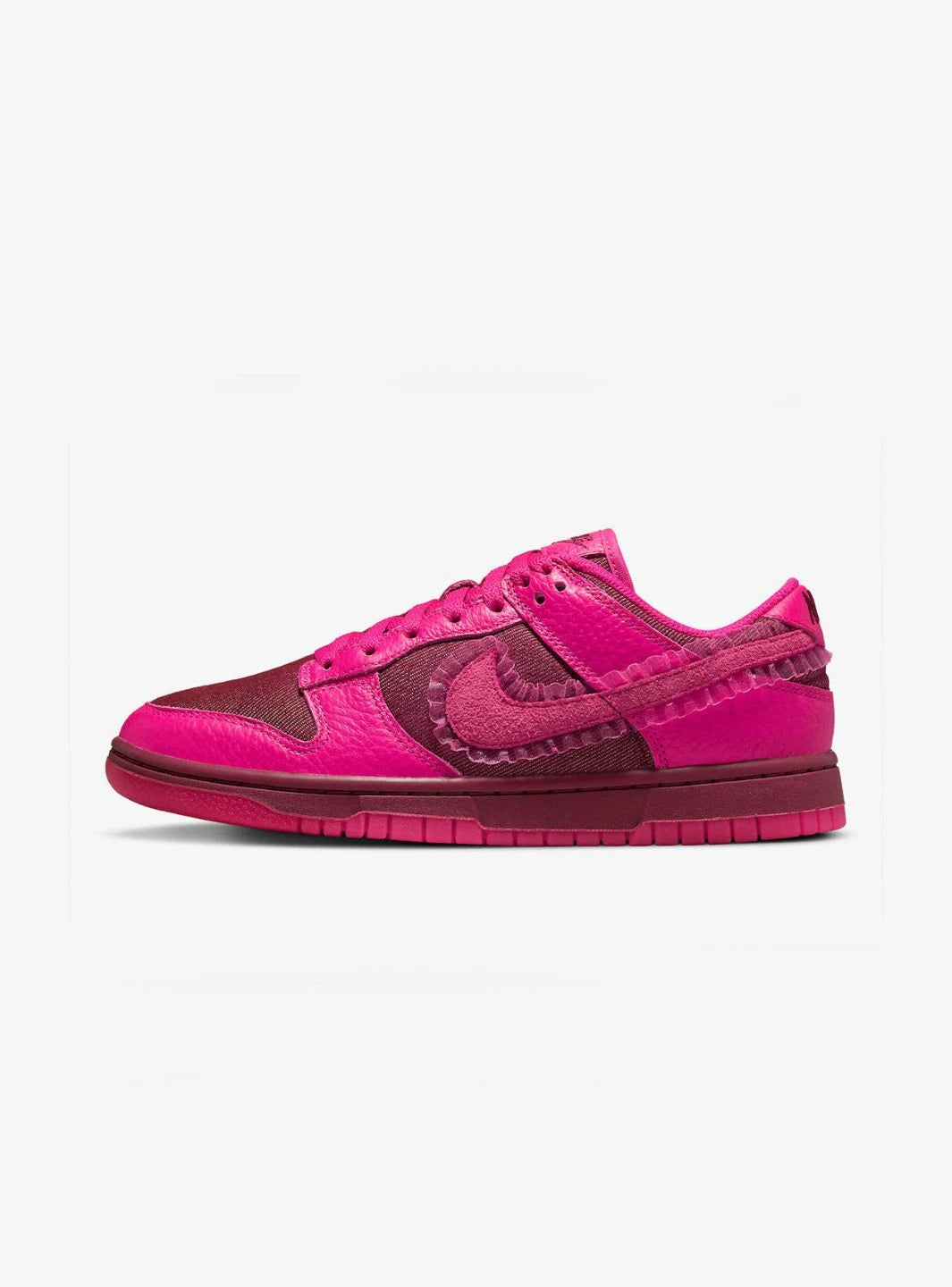 Nike Dunk Low Valentine's Day (2022) (W)