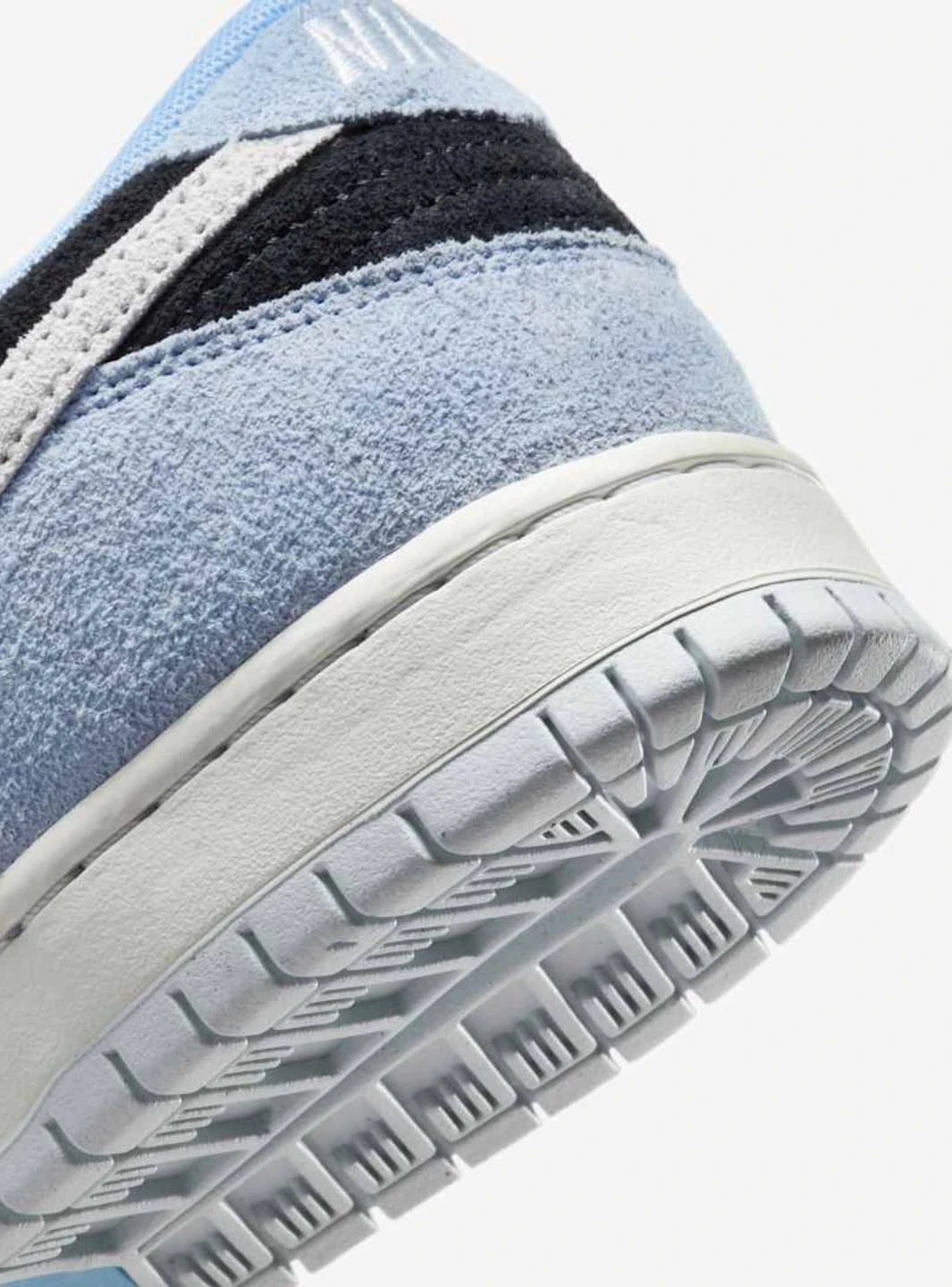 Nike SB Dunk Low Black Aluminum